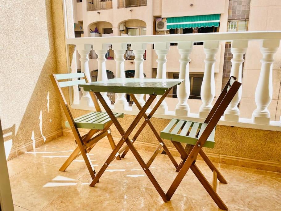 Charming Apartment Torrevieja Extérieur photo